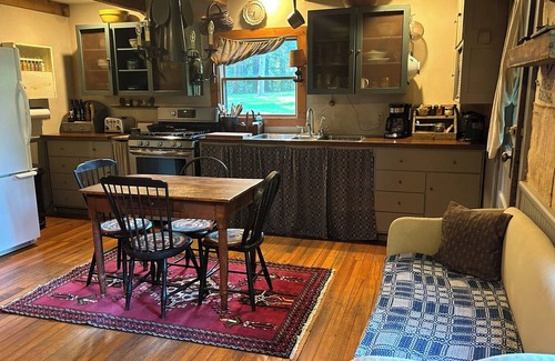 Skaneateles Otro | Charming 3-bedroom farmhouse in welcoming Skaneateles, short walk to village.