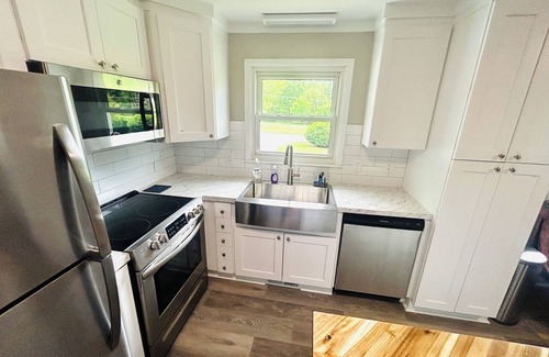 Statesville Casa | Charming 3-bedroom house with ample outdoor acreage