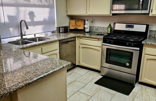 Victorville Casa | Charming 3-bedroom house with AC and WiFi in serene Victorville