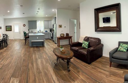 Wills Point Casa | Charming 3-bedroom 2-Bath house on 3 Acres lot near Lake Tawakoni that sleeps 8