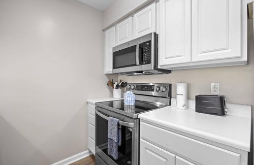 Waterford Plantation Apartamento | Charming 3 BR Condo Close to Coastal University!