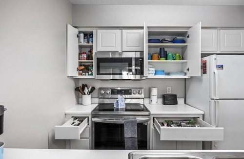 Waterford Plantation Apartamento | Charming 3 BR Condo Close to Coastal University!
