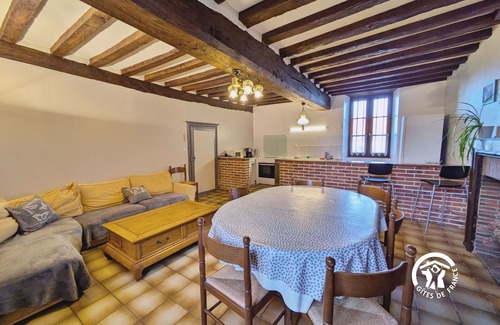 Livet Cabaña | Antiguo presbiterio en Livet, cerca de iglesia, con jardín, WiFi y parking, admite mascotas