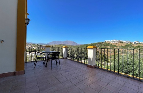 Bahia de Casares Apartamento | Charming 3-BR duplex with sea & mountain views in brilliant Bahía de Casares.
