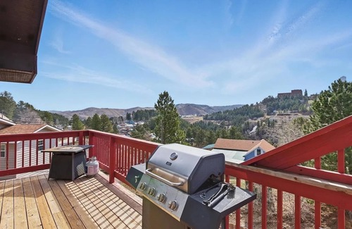 Deadwood Casa | Charming 3-BR house w/WiFi, AC, great view & new furniture in delightful Lead.