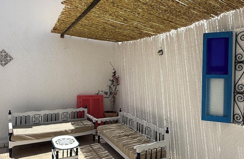 El Maamoura Casa | Charming 3-BR House Walk to Beach Tunisian Getaway
