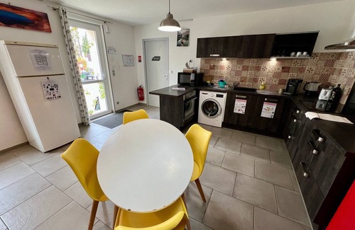 Lussac-les-Chateaux Casa | Charming 3 bedroom house
