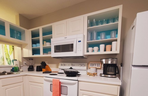 Arlington Casa | Charming 30+ Day Stay 2-bedroom townhome with WiFi, AC in fabulous Jacksonville