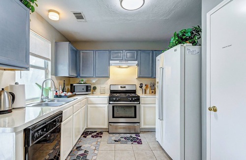 Richmond Casa | Charming 3BD/ Office/Yard & Pet-Friendly