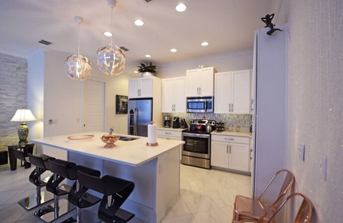 Davenport Casa | Charming 3Bd Pool TH The Enclaves at Festival-350CD-NEW
