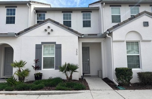Davenport Casa | Charming 3Bd Pool TH The Enclaves at Festival-350CD-NEW