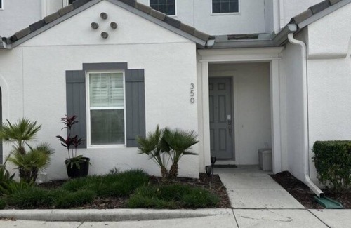 Davenport Casa | Charming 3Bd Pool TH The Enclaves at Festival-350CD-NEW
