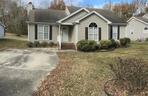 Knightdale Casa | Charming 3bed! Your Cozy Retreat