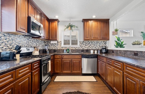 Rancho Cordova Casa | Charming 3BR/2BA w/ Style, Adventure & Convenience