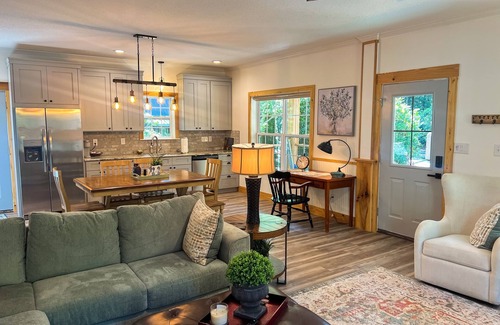 Newland Cabaña | Charming 3BR Cottage w/Full Kitchen, Community amenities, Patio, and Gas Grill