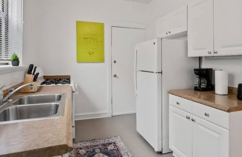 Kenwood Apartamento | Charming 3BR Escape in the Heart of Hyde Park