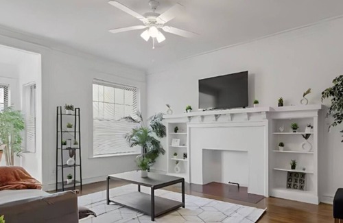Kenwood Apartamento | Charming 3BR Escape in the Heart of Hyde Park