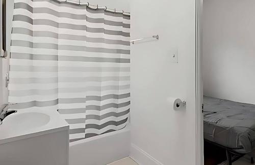 Kenwood Apartamento | Charming 3BR Escape in the Heart of Hyde Park