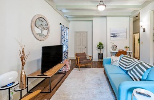 Lafayette Apartamento | Charming 3BR Historic Home on Mardi Gras Route