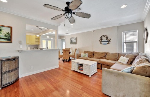 Lake Ridge Casa | Charming 3BR Home Pool and Hot Tub FTL Gateaway