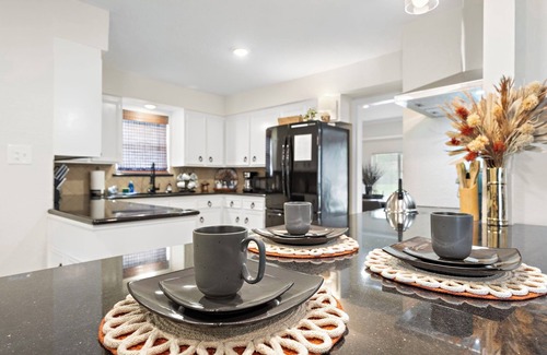 Lake Jackson Casa | Charming 3BR Home w/ Outdoor Dining on Buttercup Street