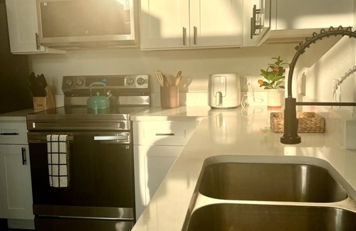 West Kissimmee Casa | Charming 3BR home w/ pool & WiFi, fully equipped, just 27 mins from Disney!