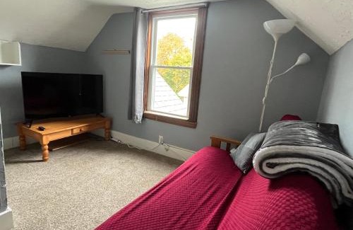 Woodville Apartamento | Charming 3BR in centrally located neighborhood
