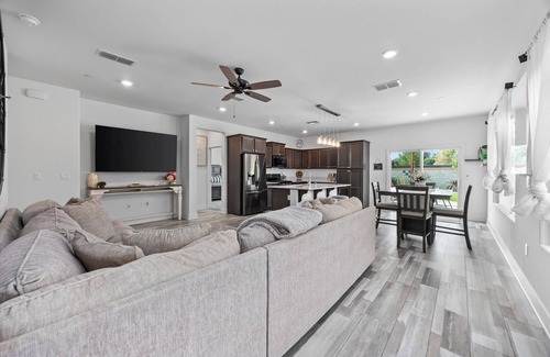 Greenacres Casa | Charming 3BR in Shafter with Backyard & Garage