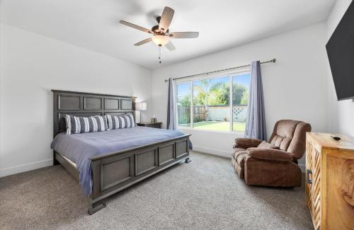 Greenacres Casa | Charming 3BR in Shafter with Backyard & Garage