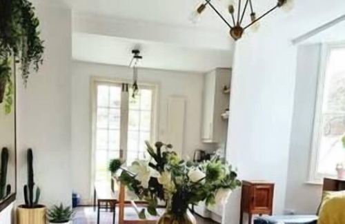 Hackney Downs Apartamento | Charming 3BR Victorian Maisonette with Garden