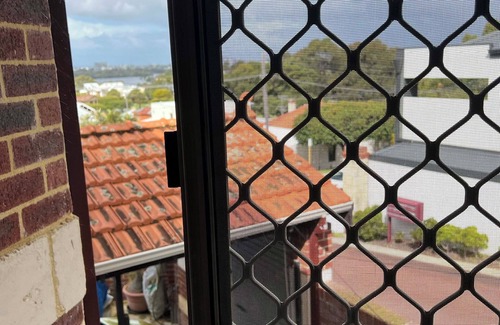 Maylands Casa | Charming 3x2 Townhouse with views!