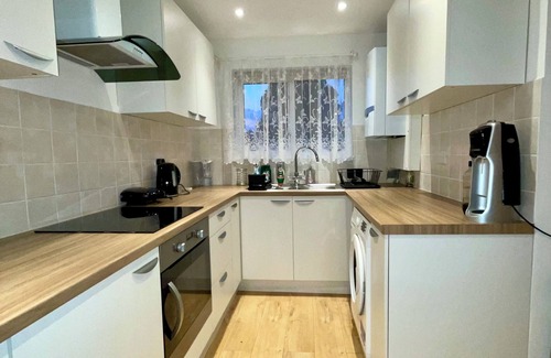 Banbury Casa | Charming 4-Bed Home, Priv Entrance, Garden, Modern Kitchen, Spacious Living Area