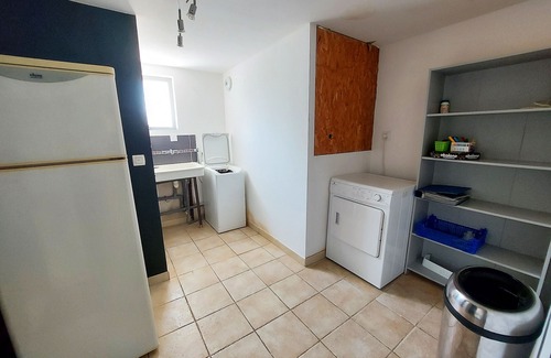 Courbeveille Cabaña | Casa rural con jardín cerca de Laval, 4 habitaciones, 3 baños, ideal para familias y profesionales