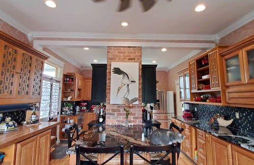 Belmont Casa | Charming 4-bedroom house in historic downtown Charlottesville with WiFi, AC