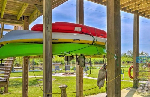 Ocean Springs Cabaña | Charming 4-bedroom bayou cottage with AC and WiFi in Ocean Springs