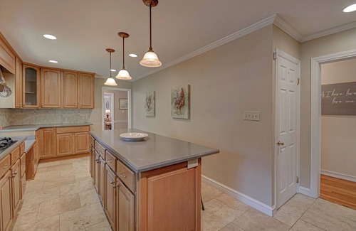 Winston - Salem Casa | Charming 4-bedroom house with WiFi and AC in lovely Winston-Salem
