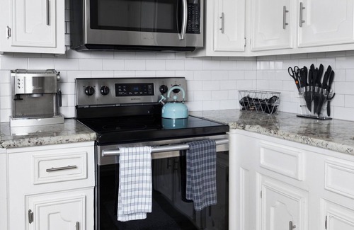Clodine Casa | Charming 4-bedroom 3.5 bath house with pool, fitness room in Sugar Land,