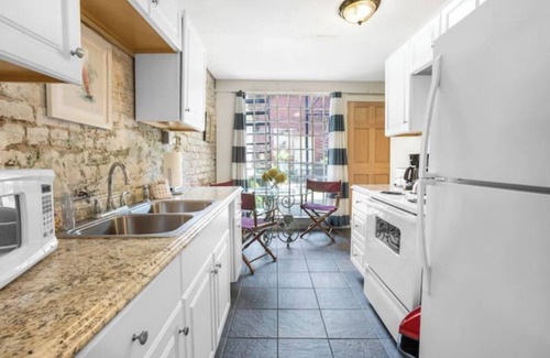 Historic Downtown Savannah Apartamento | Charming 4-bedroom apartment with AC in Savannah