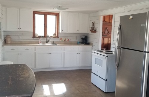 Old Lyme Cabaña | Charming 4-bedroom beach front cottage in beautiful Old Lyme Ct