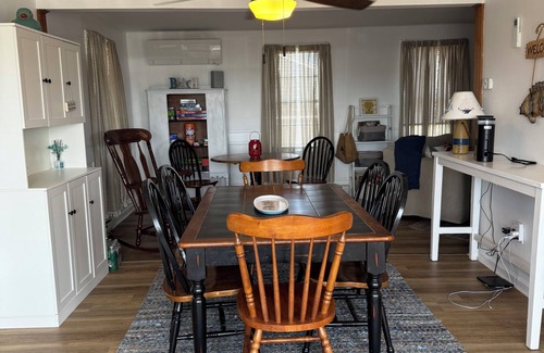 West Dennis Cabaña | Charming 4-bedroom cottage in serene West Dennis, close to beach!