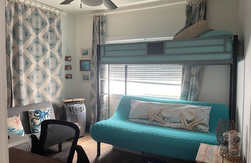 Laie Cabaña | Charming 4-bedroom cottage with WiFi and AC in serene Laie