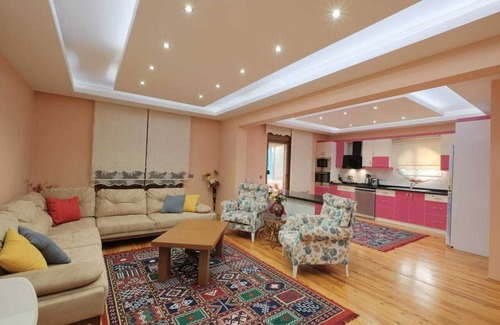 Fethiye Casa | Charming 4-bedroom estate with WiFi, swimming pool and AC in enchanting Fethiye