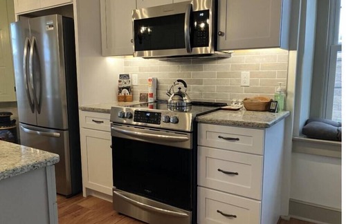 Martindale Casa | Charming 4 bedroom FarmHaus, circa 1790, renovated on Scenic Byway.