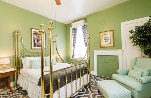 Gap Otro | Charming 4-bedroom farmhouse with WiFi, AC in welcoming Gap