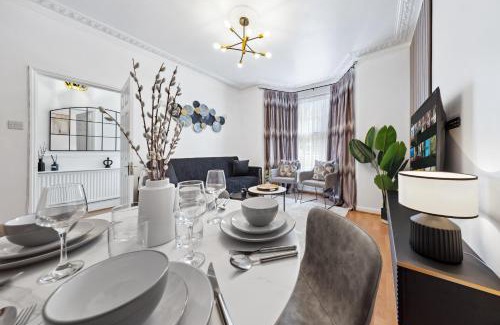 Coppetts Casa | Charming 4-Bedroom Relocations, Elev8 Stays
