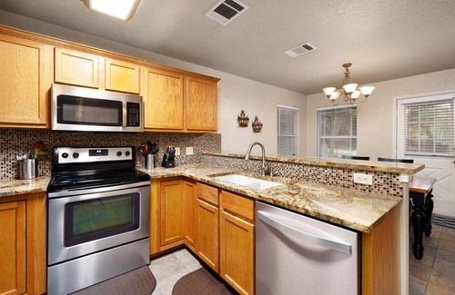 San Marcos Casa | Charming 4-bedroom Hill Country Home near San Marcos & New Braunfels