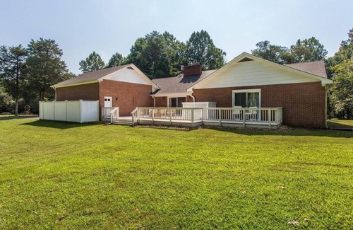 Lakeview Casa | Charming 4 bedroom house in 5 acre lovely Catharpin