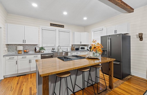 Greenwood Casa | Charming 4-bedroom house with AC and WiFi in lovely Greenwood