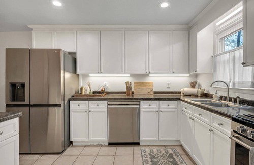 Franklin Casa | Charming 4-bedroom house with fully fenced yard, in fabulous Franklin