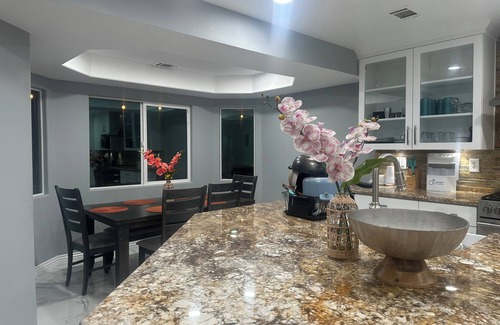 Hesperia Casa | Charming 4-bedroom house with AC and WiFi in Hesperia w/ Beautiful pool